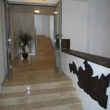 Neva Guest Rooms&studios